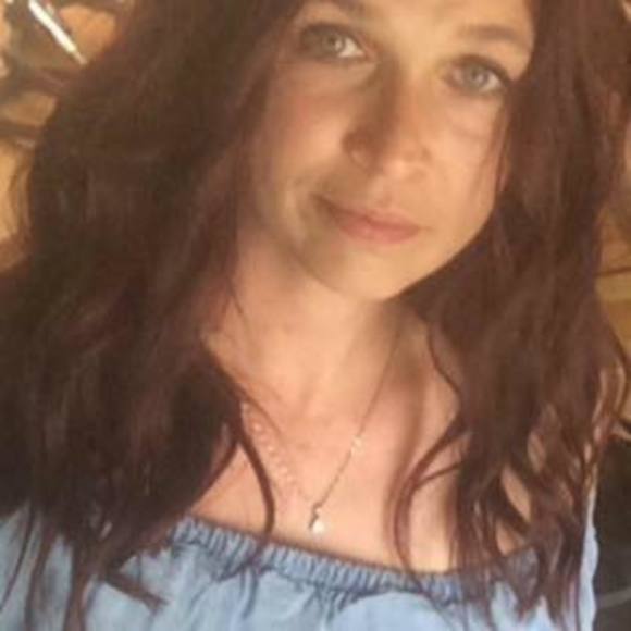 Meet your Posher, Melanie - Picture 1 of 1